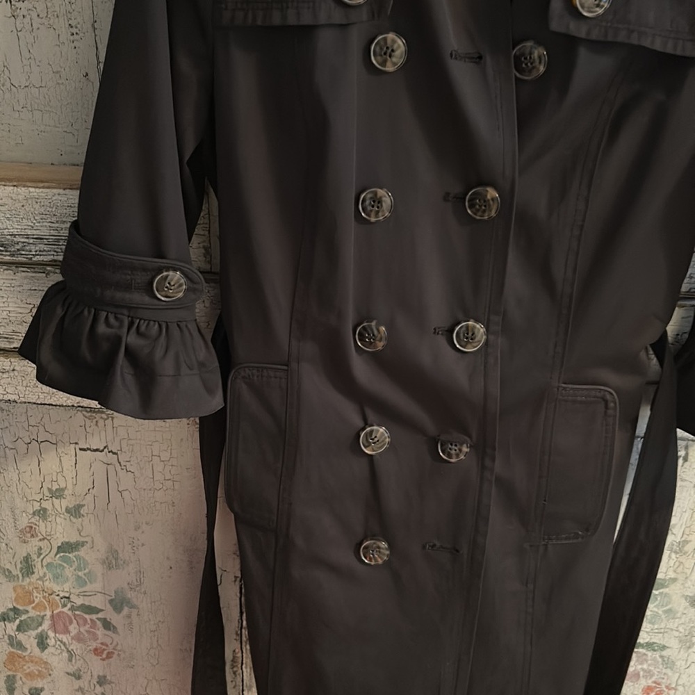 Bebe raincoat with ruffle sleeves! Vintage